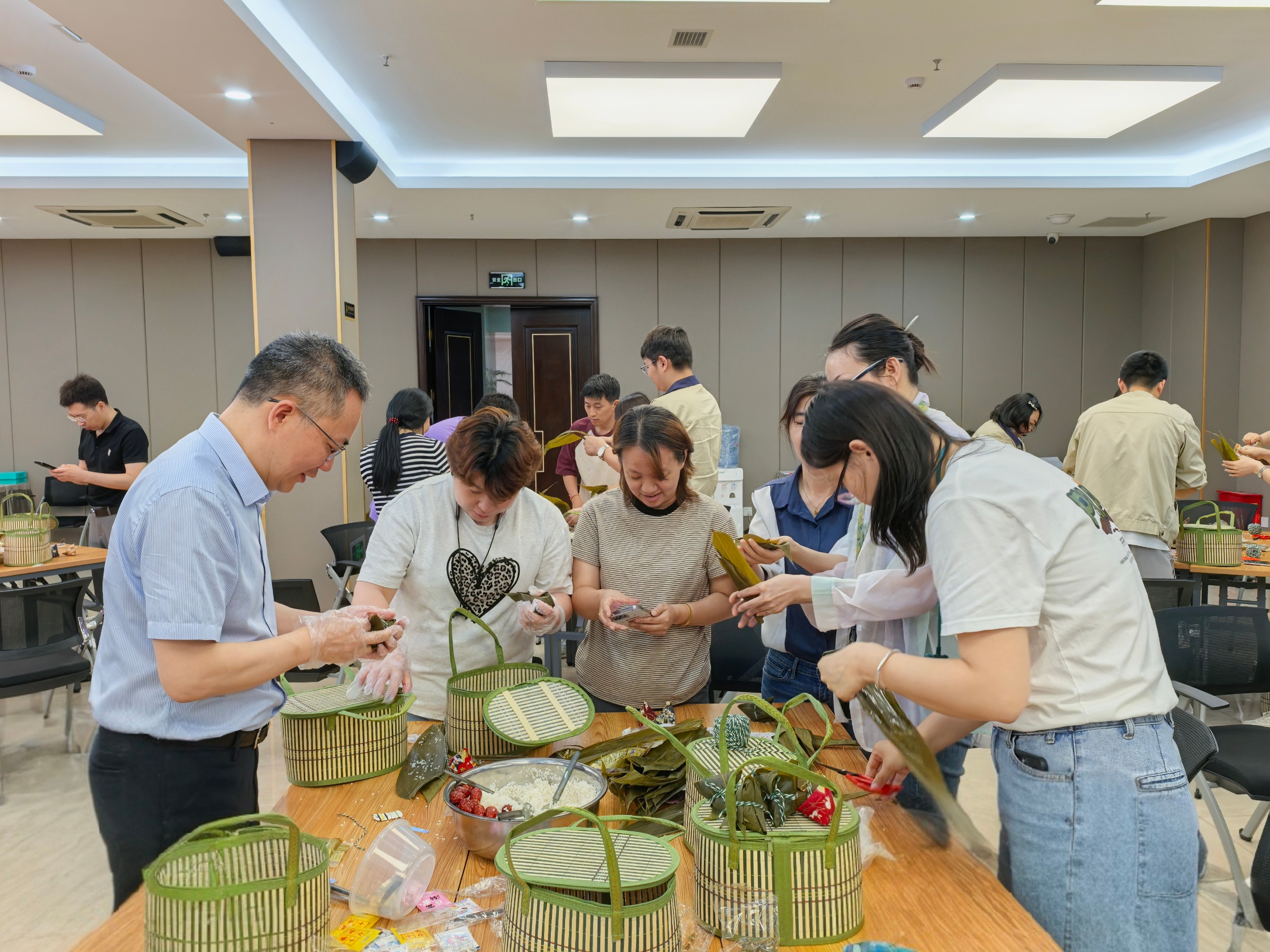 金房能源 金房能源